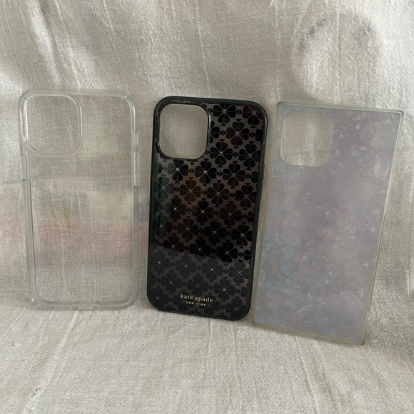 Assorted lot of iPhone 12 Pro Max phone cases - Picture 2 of 5